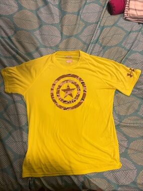 Under Armour Yellow Short Sleeve Performance Tee with Graphic Star Shield